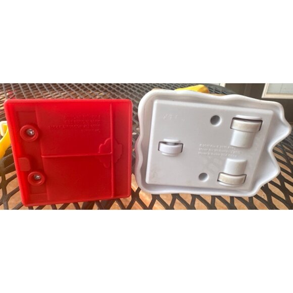 Lot of 2 Peanuts Characters Sally & Snoopy McDonald's Collectible Toys (READ) - Picture 5 of 16